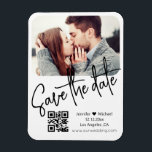QR-kod modern vit bröllop-foto spara datumet Magnet<br><div class="desc">QR-kod modern vit handskrift,  svart bakgrundsbild bröllop,  Spara datum magneter,  anpassningsbar. Du kan ändra bakgrundsbilden färg och teckensnittet färg och stil.</div>