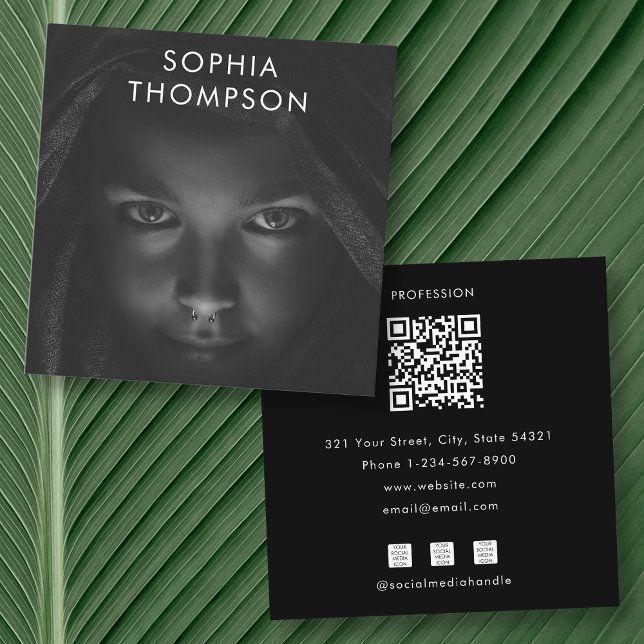 QR-kod, svarta, vita fotomedieikoner i Social Fyrkantigt Visitkort (QR Code Black White Photo Social Media Icons Square Business Card)
