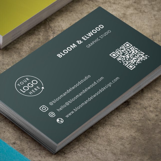 QR-kodens enkla, moderna, minimala Grönt-Logotyp Visitkort (Modern minimalist logo business card by Guava - clean, professional, and fully customizable)