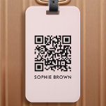 QR-kodens  Rosa Femininskannerbar Borttappad Bagagebricka<br><div class="desc">En enkel anpassningsbar av snyggt QR-bagagetapp i en modern, minimalistisk typografi på en enkel rosa. QR-koden och namn kan lätt vara personlig för att göra en design så unik som du är! Perfekten har skräddarsytt gåva eller tillbehör för att säkerställa att ditt bagage återlämnas på ett säkert sätt om borttappaden...</div>