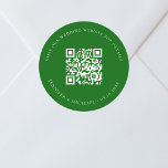 QR-kodinformation för bröllop webbplats osa emeral Runt Klistermärke<br><div class="desc">Lägg till URL:en för webbplatsen bröllop. Om du vill ha mer information,  mer information,  osa av online. En bakgrundsbild för färgaden av grönten,  vit text.</div>