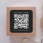 QR-kodlänk - minimalt antal affärstillfällen, svar Fyrkantigt Klistermärke<br><div class="desc">Enkelt affärsmärke med QR-kodlänken. Om du vill ha en mer avancerad anpassning av den här designen klickar du på BLUE DESIGN VERKTYG ovan! Matchande objekt är också tillgängliga.</div>