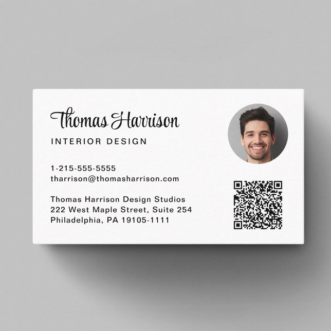 QR-kodsfoto för Professionellen snyggt Script Visitkort (Capture attention, make connections, and leave a lasting impression with our modern QR business card)