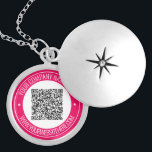 QR-kodsökningsinformation och textanteckning - Fär Berlockhalsband<br><div class="desc">Anpassningsbar Färg och teckensnitt - Din QR-kod eller Logotyp/Photo Namn webbplats eller Anpassningsbar Text Promotional Business eller Personal Modern Frimärke Design Necklace / Gift - Lägg till QR-koden - Bild - Logotyp eller Foto / Namn - Företag / Webbplats eller annan information / text - Ändra storlek och flytta eller...</div>