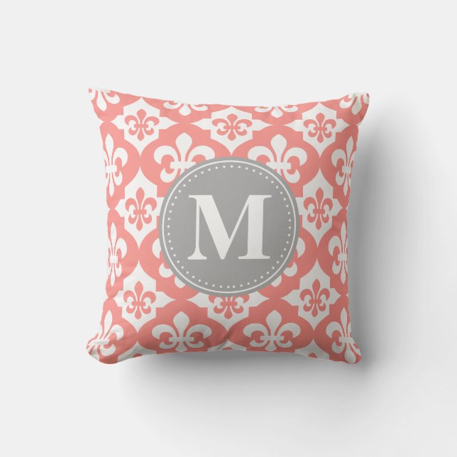 Quatrefoil Fleur-De-Lis Coral Rosa Grått Monogram Kudde (Framsida)