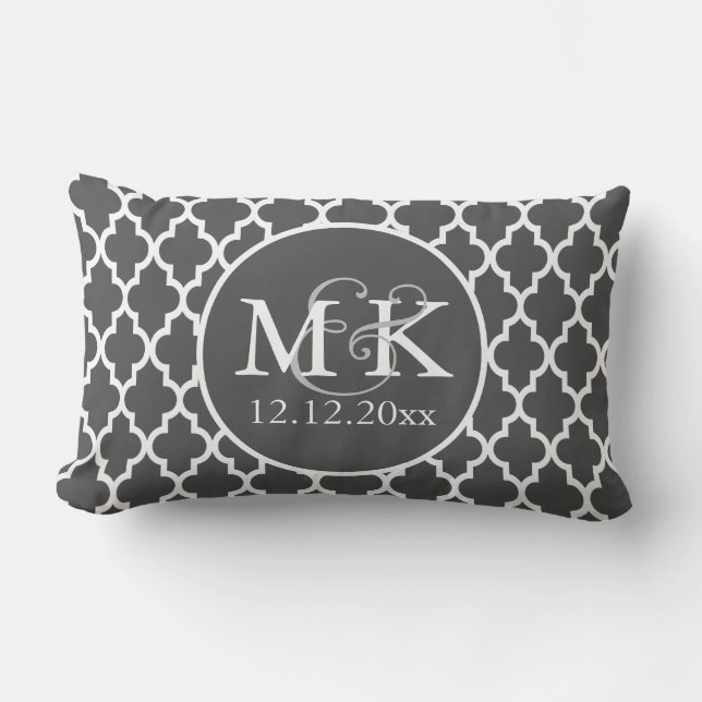Quatrefoil Monogrammed Bröllop Grått och White V2 Lumbarkudde (Framsida)