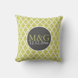 Quatrefoil Monogrammed Bröllop Grönt och vit Kudde