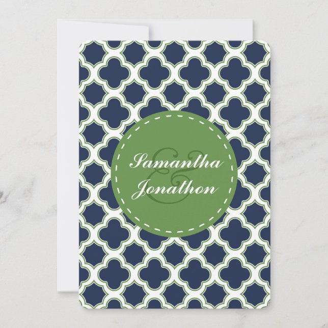 Quatrefoliil Mönster Navy Blue & Grönt Bröllop Inbjudningar (Framsida)