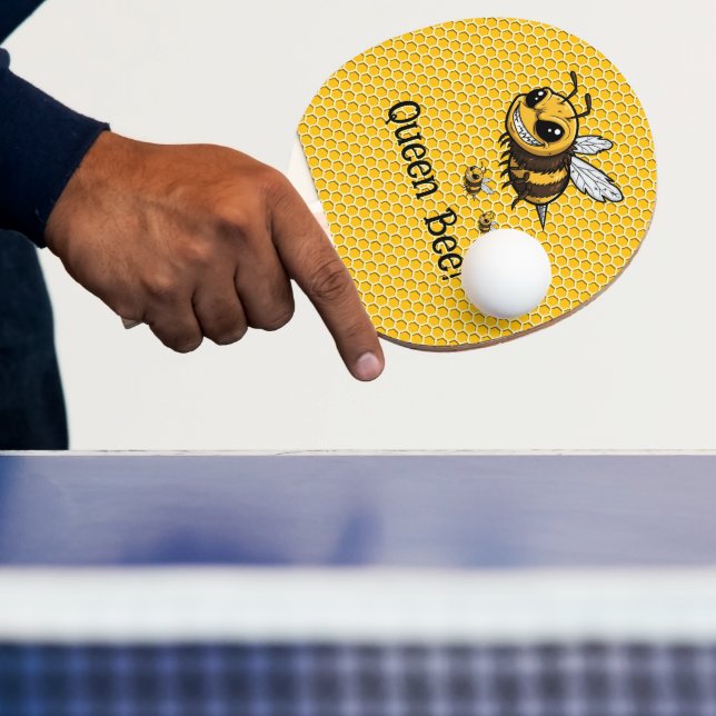 Queen Bee med en svett Pingisracket (Insitu)