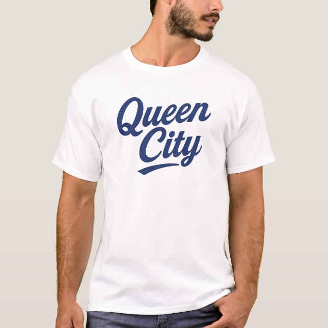 Queen City Charlotte NC Retro Script Design - Caro T Shirt (Framsida)