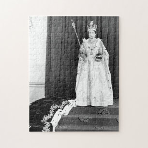 Queen Elizabeth II Wearing Her Coronation Pussel