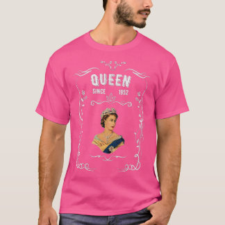 Queen II - Elizabeth S England - Queen of England  T Shirt
