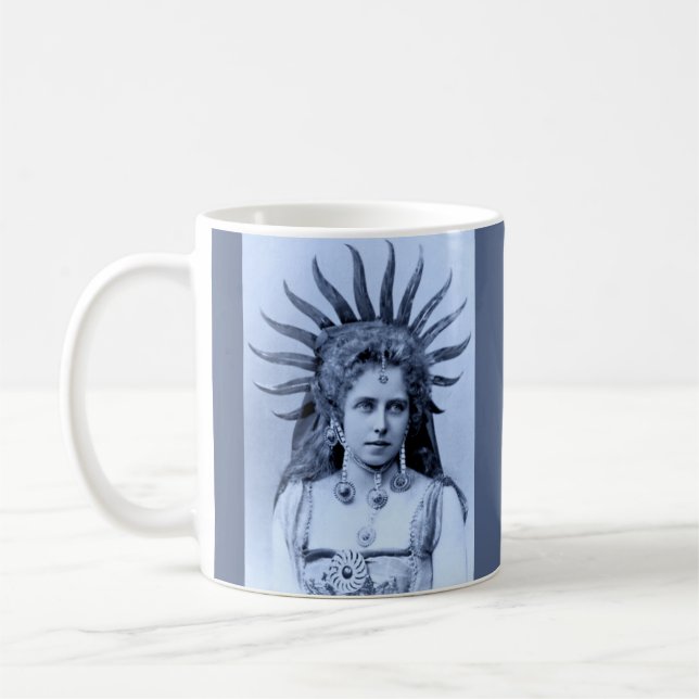 Queen Marie of Rumänien as Sol Queen - blue Kaffemugg (Vänster)
