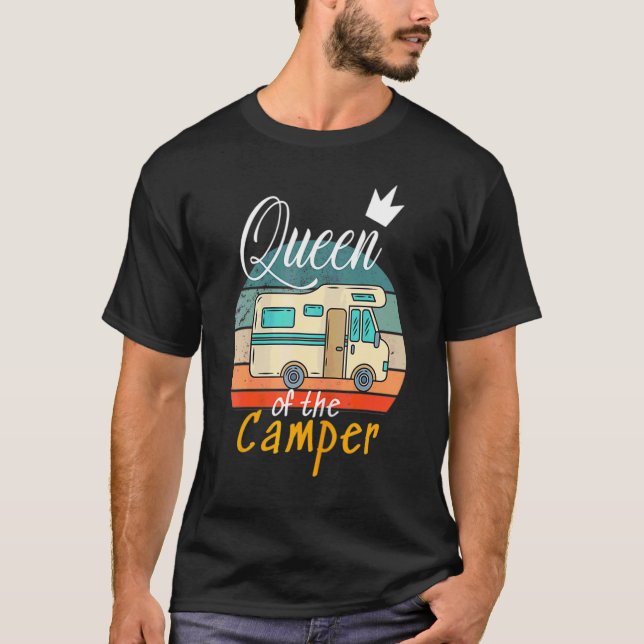 Queen Of The Camper Rv Trailer Outdoor Camping Mot T Shirt (Framsida)