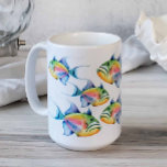 Queen Triggerfish Tropical Fish Watercolor Art Kaffemugg<br><div class="desc">Tillsätt tropiska stil till ditt hem med min latte mugg i regnbåge färg,  med en kopia av min ursprungliga handmålade vattenfärgsdrottninguterfisk. Vattenfärgsverk av Victoria Grigaliunas från Do Berätta för Belle. Besök www.zazzle.com/dotellabelle julklappsidéer om du vill se mer design</div>