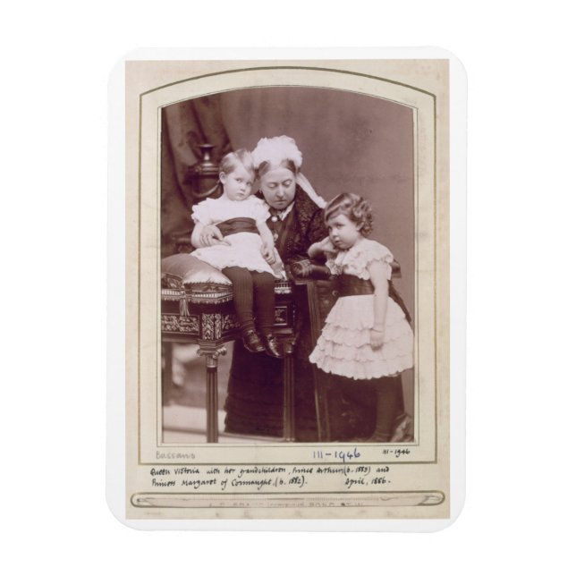 Queen Victoria (1819-1901) med sina barnbarn, Magnet (Vertikal)