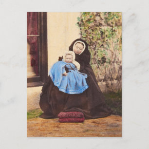 Queen Victoria holding Victoria of Hesse 1863 Vykort