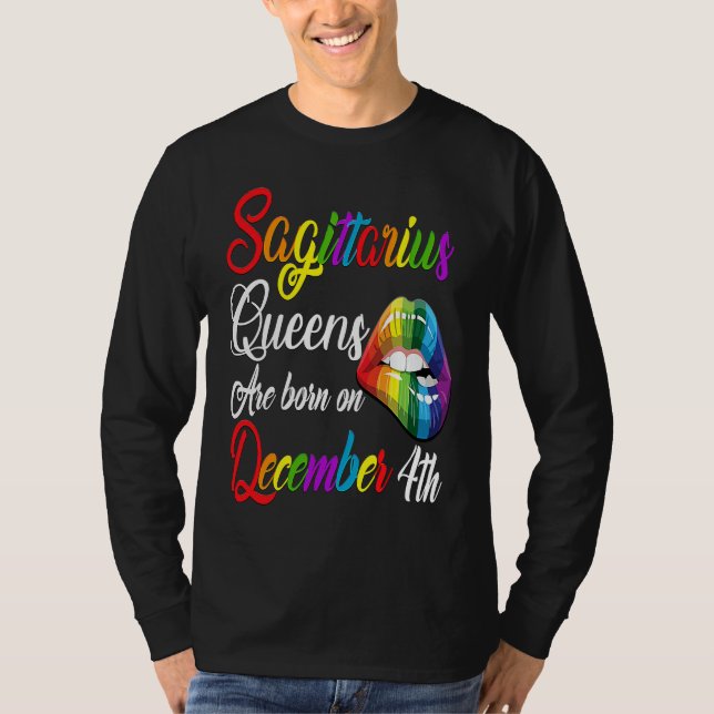 Queens Are Born on December 4th Rainbow Lips Sagit T Shirt (Framsida)