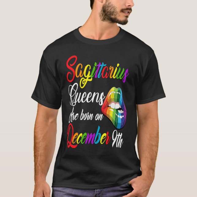 Queens Are Born on December 9th Rainbow Lips Sagit T Shirt (Framsida)