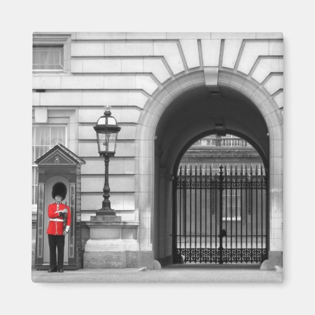 Queen's Guard Keeping Watch Magnet (Framsidan)