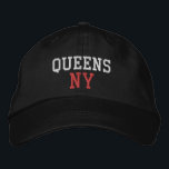 QUEENS NY Simple White and Red on Black Broderad Keps<br><div class="desc">QUEENS NY White och Red är broderade på svart bomullshatt. Embroidery är anpassade till andra färg-alternativ genom att klicka på knappen "Redigera design" verktyg. Du kan också välja färg på huvudobjektssidan.</div>