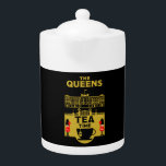 Queens Tea-Royalet Coronation Mugg<br><div class="desc">Kung Charles British Royal Family. Kung Charles III British Kung Souvenirs. Endast copyright HGIFY Zazzle/BA/TT Stores. 05#66 REF Artist JM.</div>