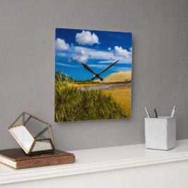 Quicksand stream nära 90-Mile Beach, Nya Zeeland Fyrkantig Klocka