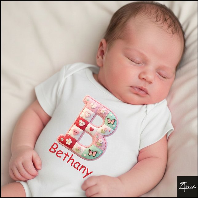Quiltad patchwork initialbokstav B barnkammare T Shirt (This is a sample design. There are several models to choose from, with the name and color changed.)