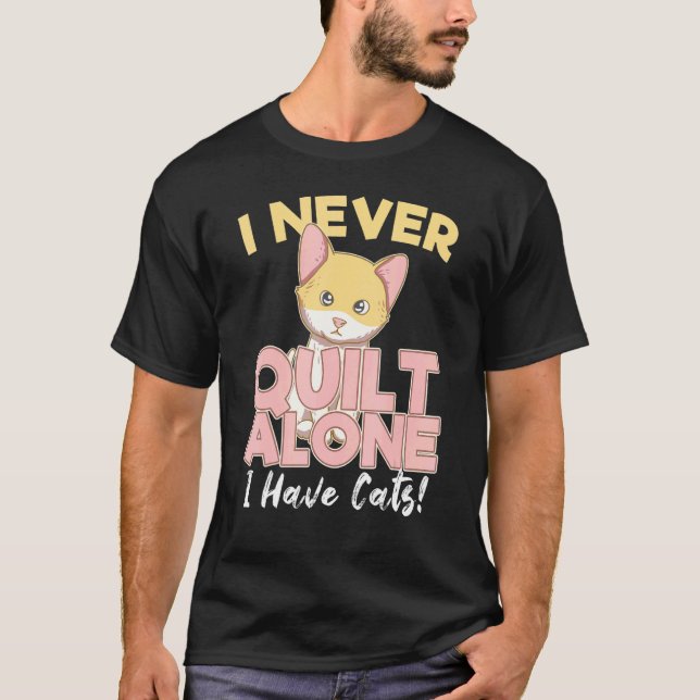 Quilting Kitty Stickning Quiltmakare Process Tid Ö T Shirt (Framsida)