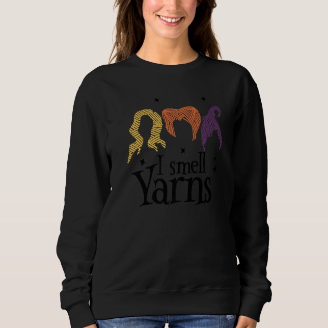 Quilting Witch I Smell Yarns  Halloween Yarning Co T Shirt (Framsida)