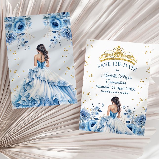Quinceanera Blå Blommig Prinsessa Spara Datum Inbjudningar (Quinceanera Blue Floral Princess Save the Date Invitation on a sunny neutral dry palm leaf.)