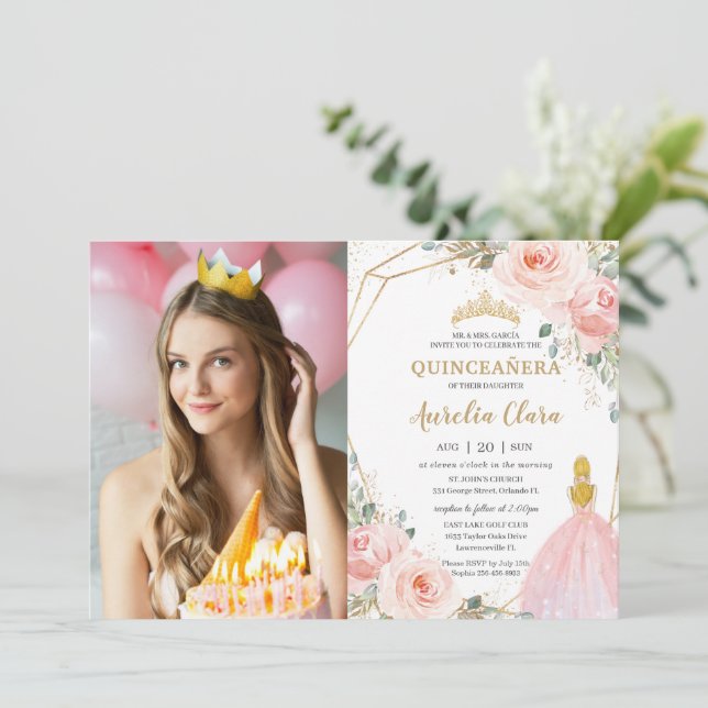 Quinceañera  Blommigt Blonde Birthday Photo Inbjudningar (Stående Fram)