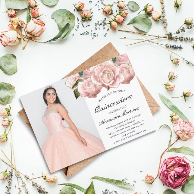 Quinceanera-fotoinbjudan för budgetRosa Blommigt Flygblad (Skapare uppladdad)