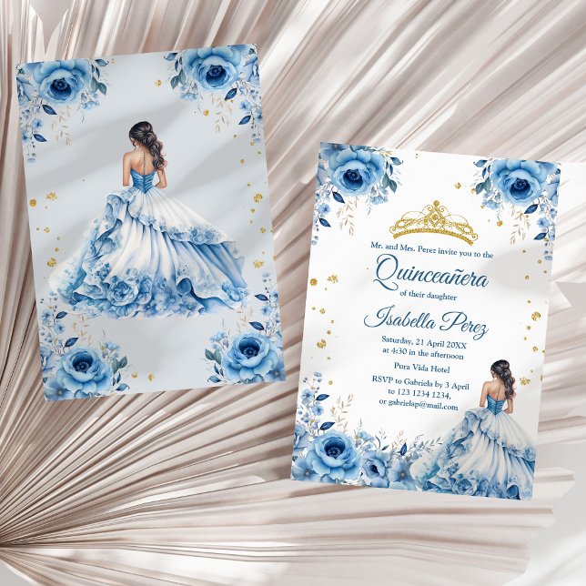 Quinceanera Light Blue Princess Dress Tiara Inbjudningar (Quinceanera Light Blue Princess Dress Tiara Invitation on a sunny neutral dry palm leaf.)