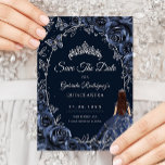 Quinceanera Marin Silver Fjärilar Rosor Spara Datumet<br><div class="desc">Marin och silver Quinceanera firande spara datum kort. Funktioner brunett flicka i klänning klänning,  silver fjärilar,  akvarell rosor tiara och skript teckensnitt. Perfekt för en elegant prinsessa stil glam firande. Anpassa med dina egna detaljer. Tryckt Zazzle kort eller omedelbar nedladdning digital utskrivbar mall.</div>