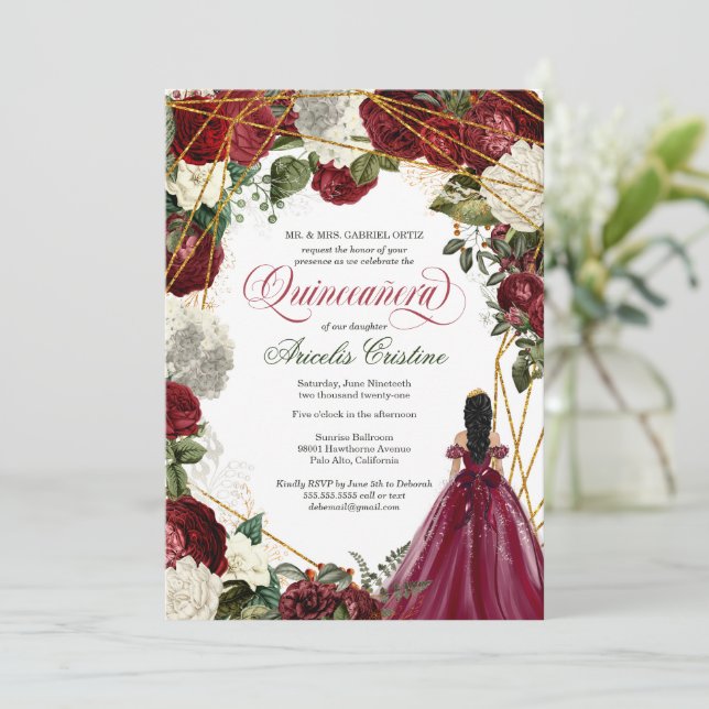 Quinceanera med elegant och burgundära blommigtar inbjudningar (Stående Fram)