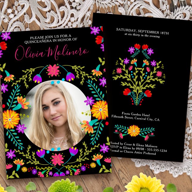 Quinceanera Photo Mexican Fiesta Blommigt Black Inbjudningar (Quinceanera invitation with photo from my Mexican Fiesta Floral collection
)