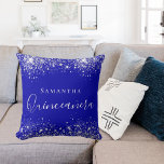 Quinceanera royal blue silver glitter stoft namn kudde<br><div class="desc">En kudde för ett Quinceañera,  15:e årligt flickors rum. Royalets blå bakgrund med faux silver glitter damm. Texten: Quinceañera är skriven i vitt med ett stort modernt,  handskript i stil. Anpassa och lägg till ett namn.</div>
