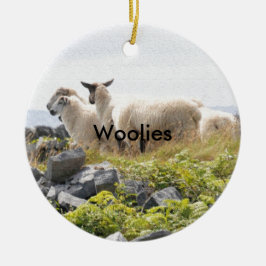 Quirky Designs - Får i fält Julgransprydnad Keramik