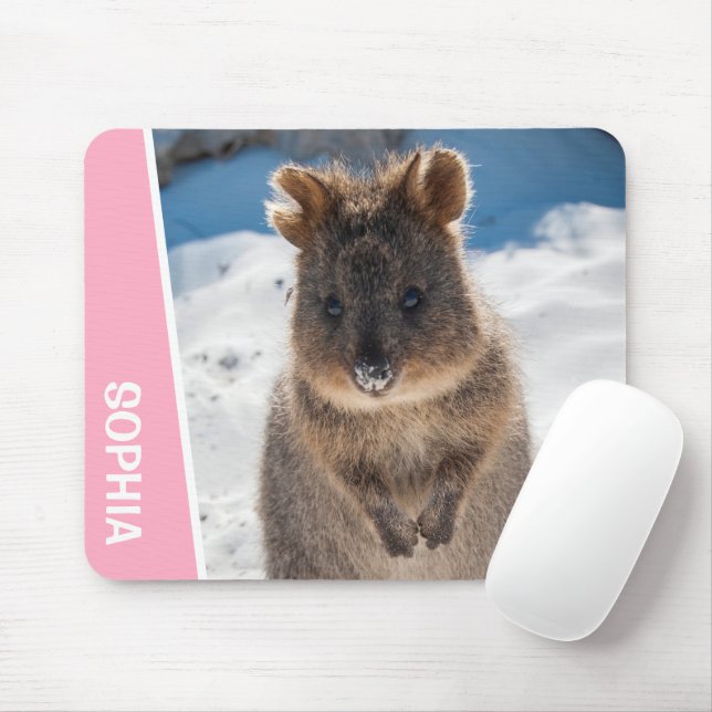 Quokka Cute Animal on the Beach Australia Pink Musmatta (Med mus)