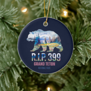 R.I.P. 399 The Queen of the Tetons Bear Julgransprydnad Keramik