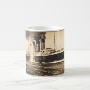 R.M.S. Lusitania som är slå vid torpeder av det Kaffemugg