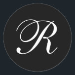 R Monogram Black and White Stickers Runt Klistermärke<br><div class="desc">Dessa klistermärken har ett kursivt R-monogram för eleganten. Underbar för bröllopsfavörer,  kuvertförseglingar osv.</div>