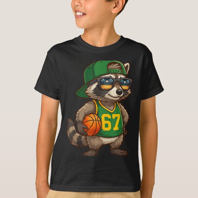 Raccoon Basketball 67 Gen Alpha Slang Srts Men Boy T Shirt (Framsida)