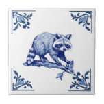Raccoon Delft Blue and White Corners Woodland Kakelplatta<br><div class="desc">Detta är ett modernt intag på det historiska stil, inspirerat av vintage antika nederländska Delft-plattor från 1700-talet. "Blue and white delft", "dutch raccoon ceramic tile", "historisk vintage antique forest skogen", "racoon on gren rustic land", "1700-talets minsta skogsmark", "Floor blommigt corish", "navy monochrome historiska dekorative", "monochromatic wildlife vild animal", "Traditional Landsbruk"...</div>