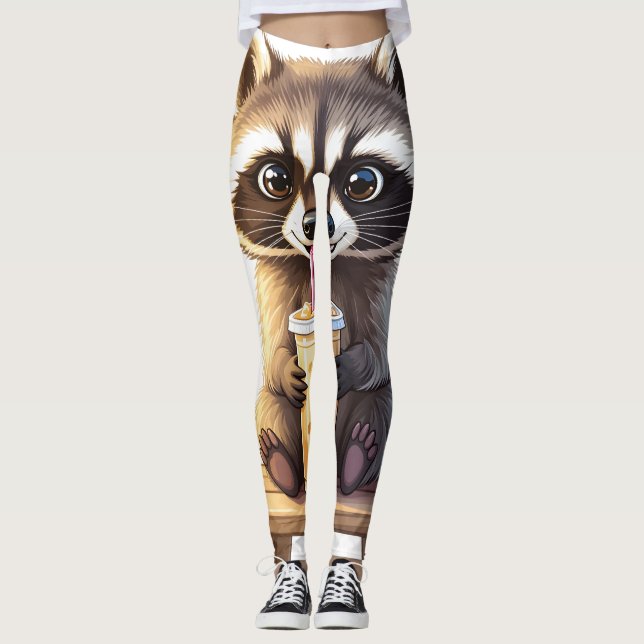 Raccoon Drinking Iced Coffee Leggings (Framsida)