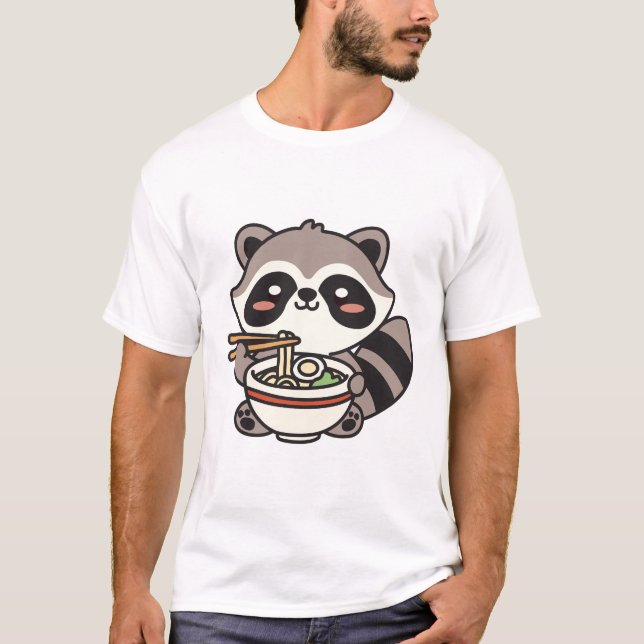 Raccoon Eating Ramen Noodle T Shirt (Framsida)