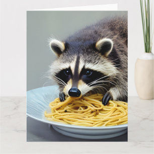 Raccoon Eating Spaghetti Foleting Card Kort