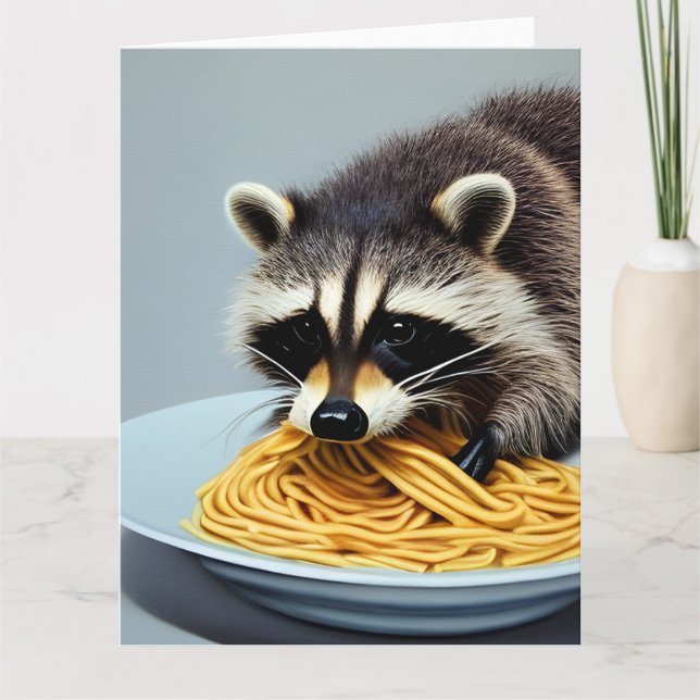 Raccoon Eating Spaghetti Greeting Card Kort (Framsida)