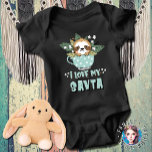 Raccoon I Kärlek My Savta T Shirt<br><div class="desc">Tittar du för perfekten Savta-presenten? Titta inte längre! Den här Kawaii Raccoon i Kärlek Min Savta Baby Bodykostym är perfekten att visa din Savta hur mycket du kärlek henne. Den här kroppsdräkten är mjuk och bekväm, skapar den perfekt för din lilla. Med en tydlig inledning om vad Savta-elaket är, följt...</div>